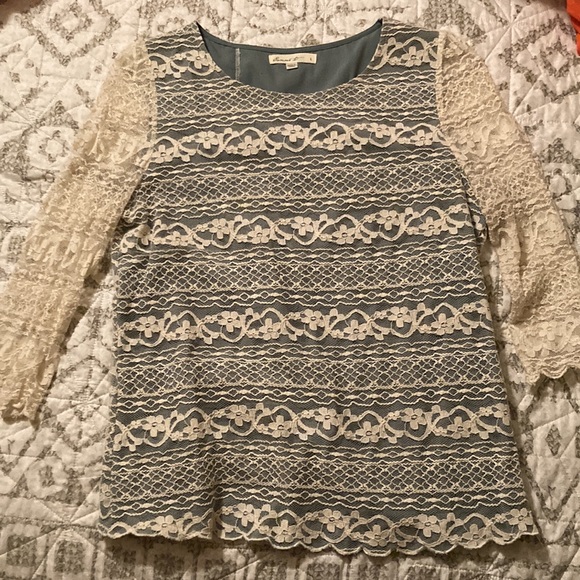 Lace 3/4 sleeve shirt - Picture 3 of 5